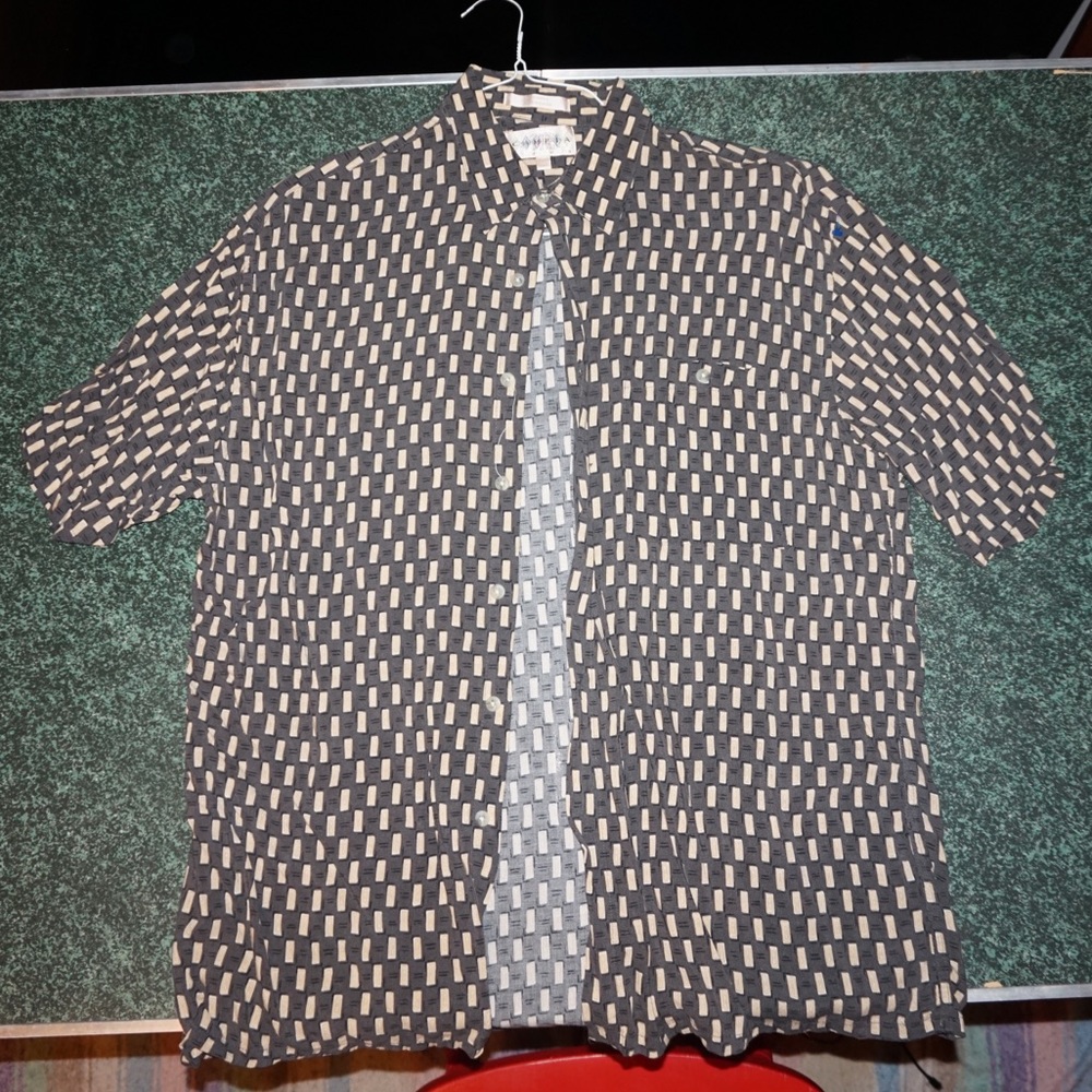 Rectangle patterned button-down